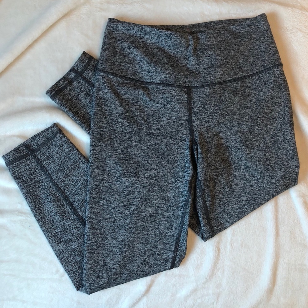 VSX Knock out capri leggings
